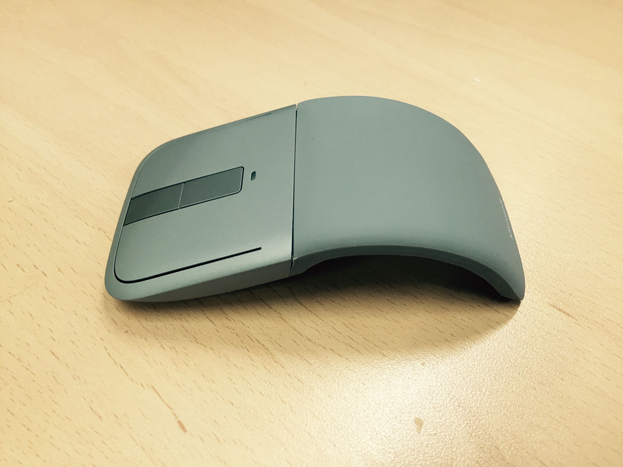 마이크로소프트 아크 터치 블루투스 마우스를 제가 한번 써보겠습니다